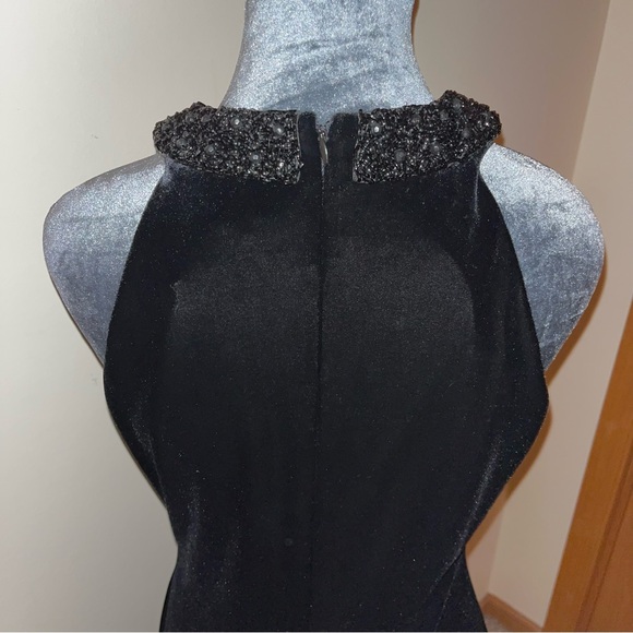 Black Velvet Vintage Evening Gown - Picture 3 of 7